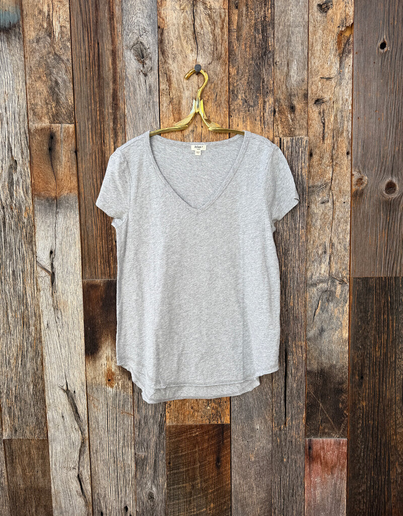 Dylan - Deep V-Shirt Tail Tee / Heather Grey / FINAL SALE