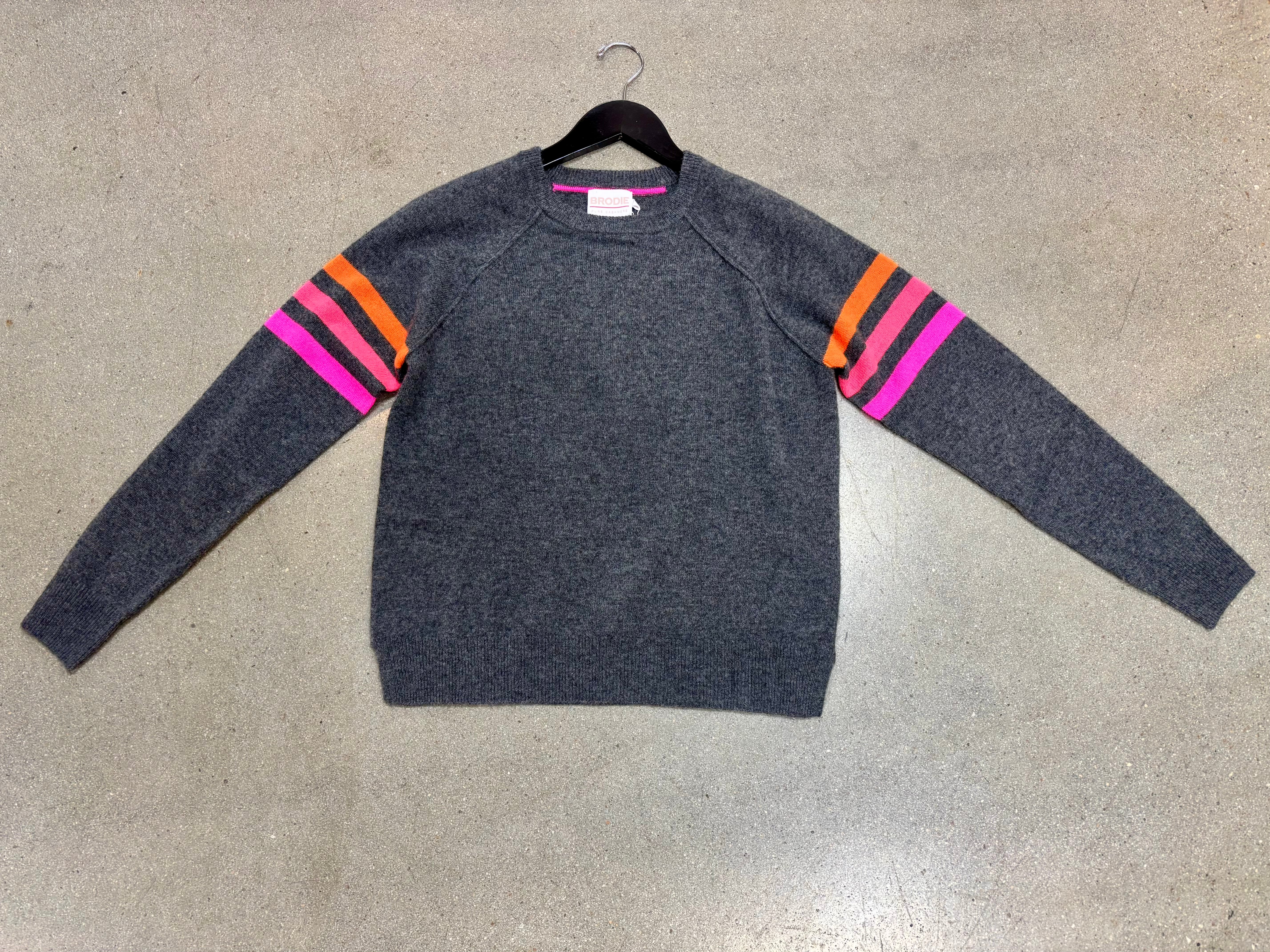 Brodie - Annie Stripe Crew Cashmere Sweater / Derby Grey