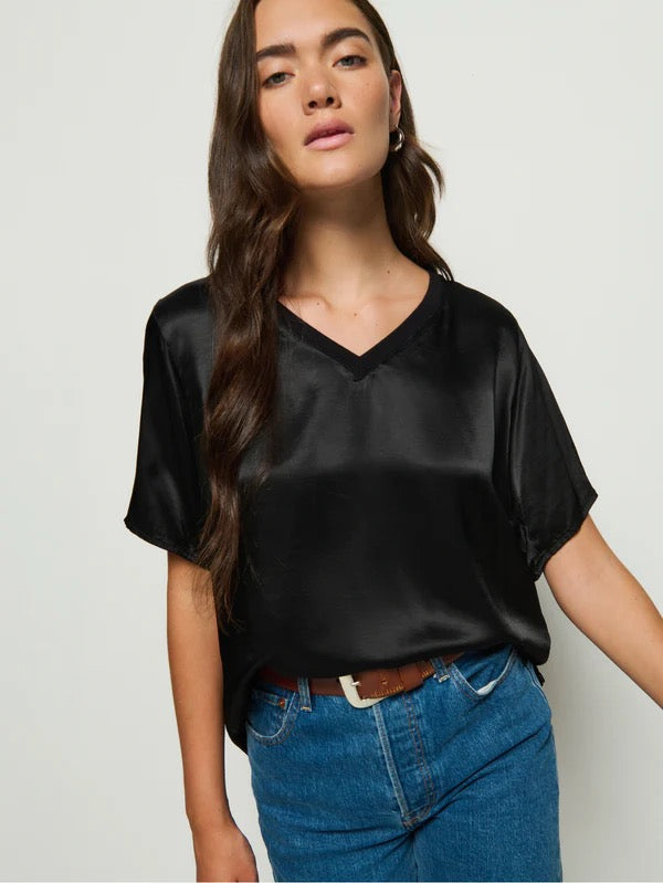 Nation - June Sateen V-Neck / Black