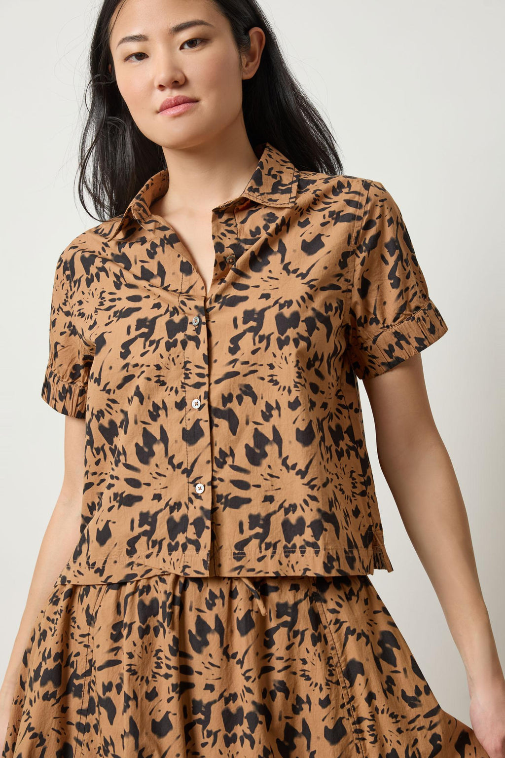 Lilla P - Elastic Cuff Button Down / Animal Floral
