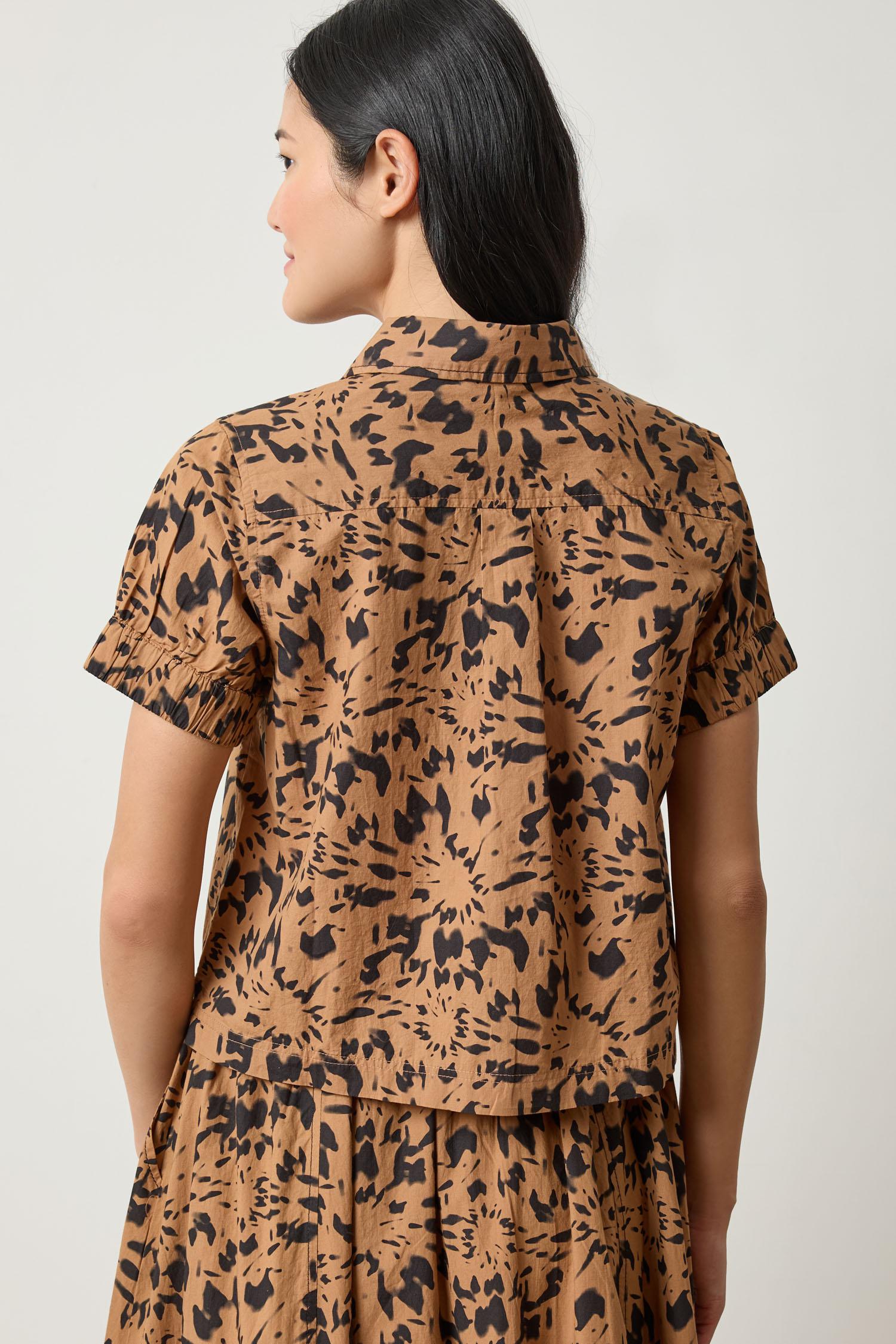 Lilla P - Elastic Cuff Button Down / Animal Floral