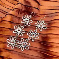 Fluff Hardware - Handmade Flower Power Earrings