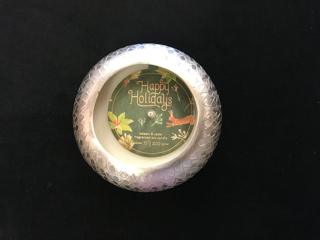 Illume - Happy Holidays Metal Candle / Balsam & Cedar